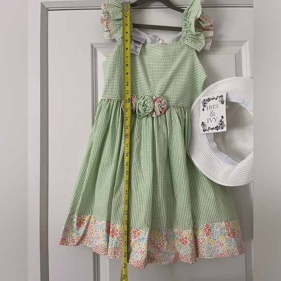 Iris & Ivy Girl's 2-Piece Striped Seersucker Dress & Hat Set - Picture 6 of 8